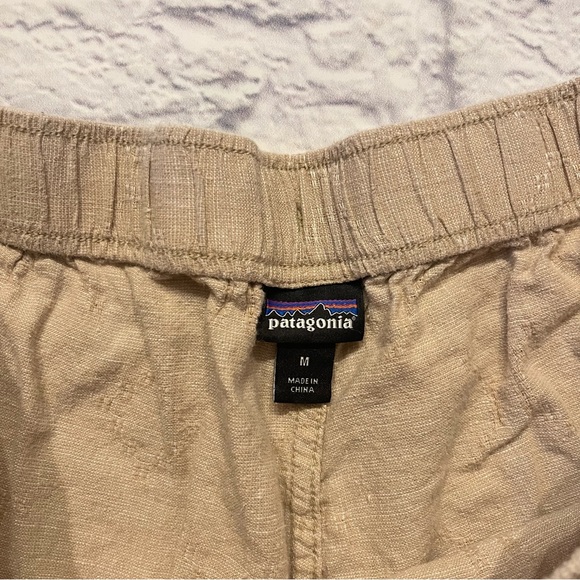Patagonia “Island Hemp Baggy Shorts” tan casual shorts (medium) - Picture 5 of 6